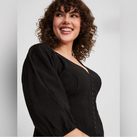 Torrid Black V-Neck Button Down Top - Size 3X - Fits 2-3X- Like New! - Picture 5 of 8